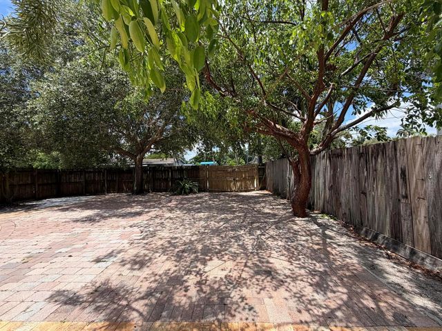 4250 NE 12th Avenue, Pompano Beach, FL 33064