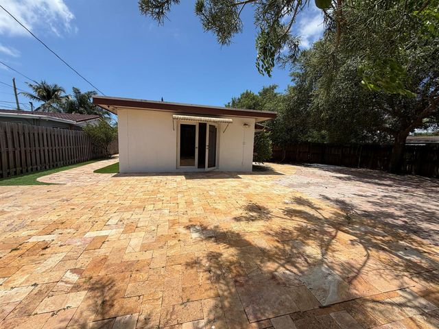 4250 NE 12th Avenue, Pompano Beach, FL 33064