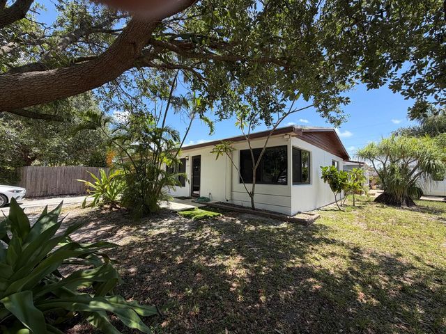 4250 NE 12th Avenue, Pompano Beach, FL 33064