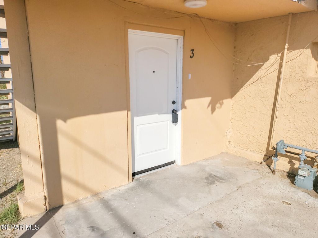 411 Dodge Road 3, El Paso, TX 79915
