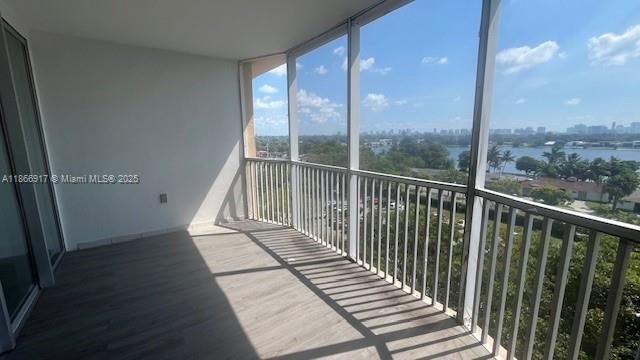 1780 NE 191st St 811-2, Miami, FL 33179