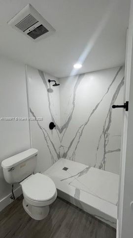 1780 NE 191st St 811-2, Miami, FL 33179