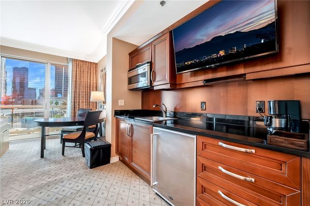 125 East Harmon Avenue 205, Las Vegas, NV 89109