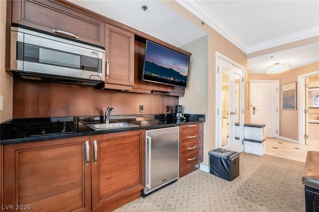 125 East Harmon Avenue 205, Las Vegas, NV 89109