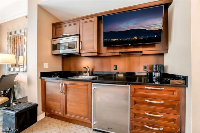 125 East Harmon Avenue 205, Las Vegas, NV 89109