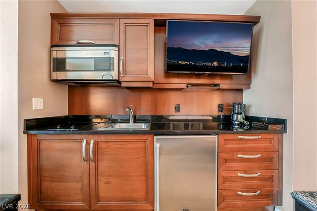 125 East Harmon Avenue 205, Las Vegas, NV 89109