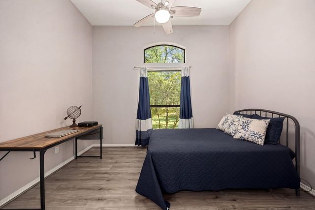 11956 White Oak Crossing, Conroe, TX 77385