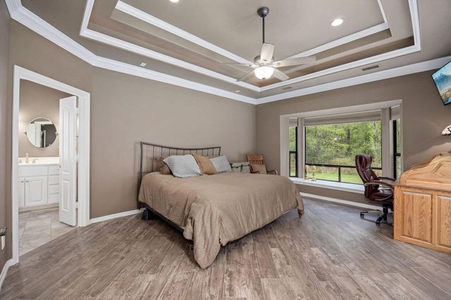 11956 White Oak Crossing, Conroe, TX 77385