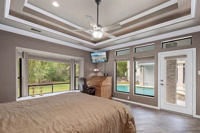 11956 White Oak Crossing, Conroe, TX 77385