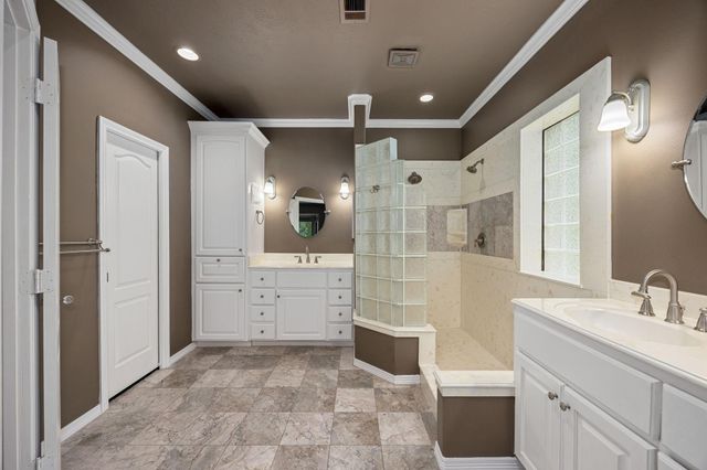 11956 White Oak Crossing, Conroe, TX 77385