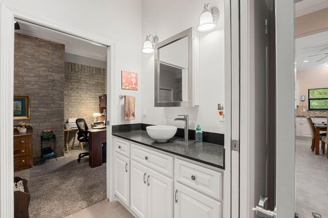 11956 White Oak Crossing, Conroe, TX 77385