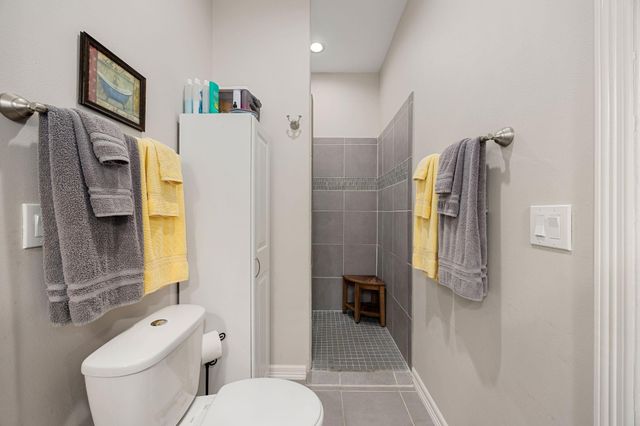 11956 White Oak Crossing, Conroe, TX 77385