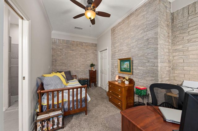 11956 White Oak Crossing, Conroe, TX 77385