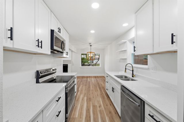 6922 Trailcrest Drive, Dallas, TX 75232