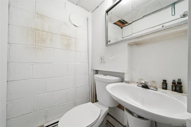 1217 Ellis Street, Holbrook, NY 11741