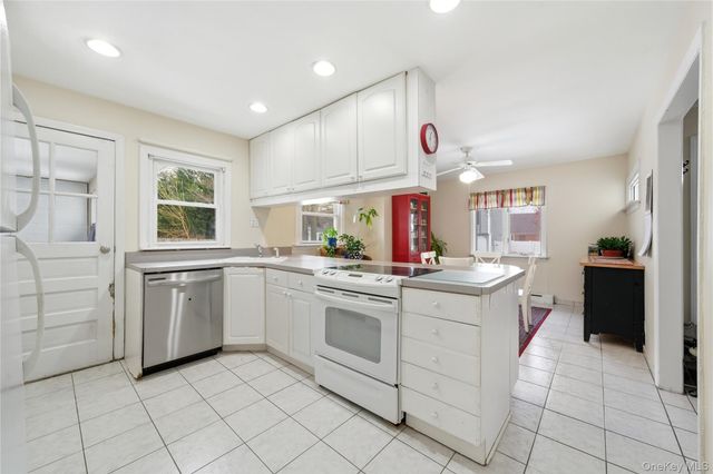 1217 Ellis Street, Holbrook, NY 11741