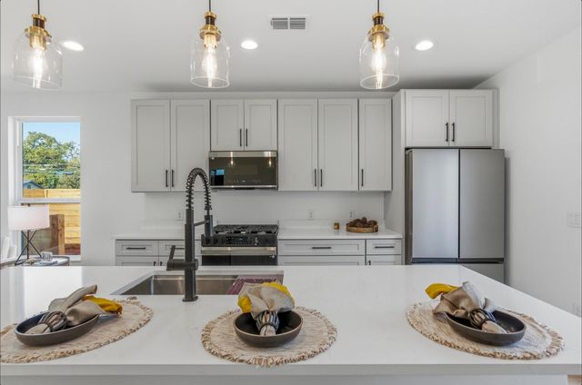 1199 Coleto ST, Austin, TX 78702
