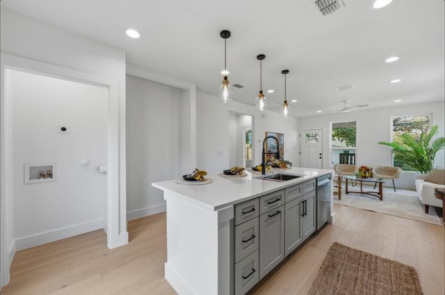 1199 Coleto ST, Austin, TX 78702