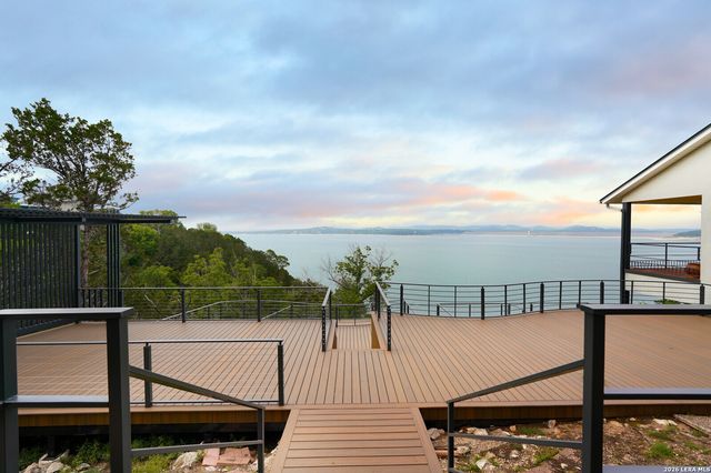 1460 Oc Trout Dr, Canyon Lake, TX 78133