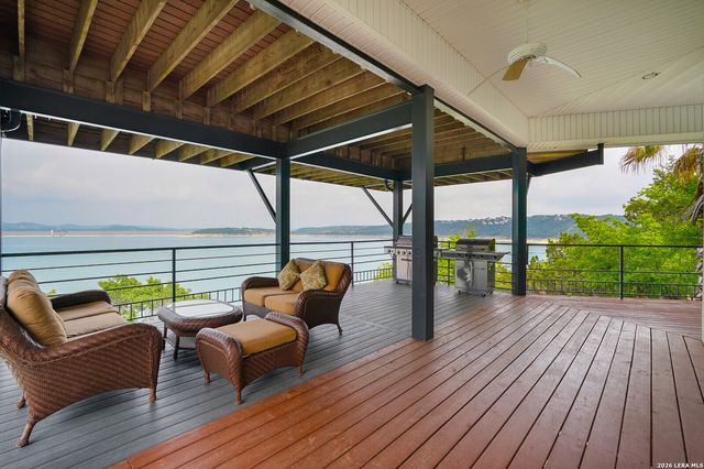 1460 Oc Trout Dr, Canyon Lake, TX 78133