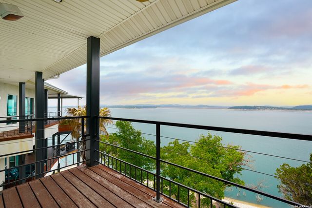 1460 Oc Trout Dr, Canyon Lake, TX 78133