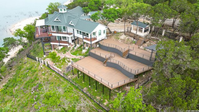 1460 Oc Trout Dr, Canyon Lake, TX 78133