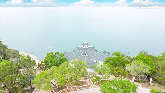 1460 Oc Trout Dr, Canyon Lake, TX 78133