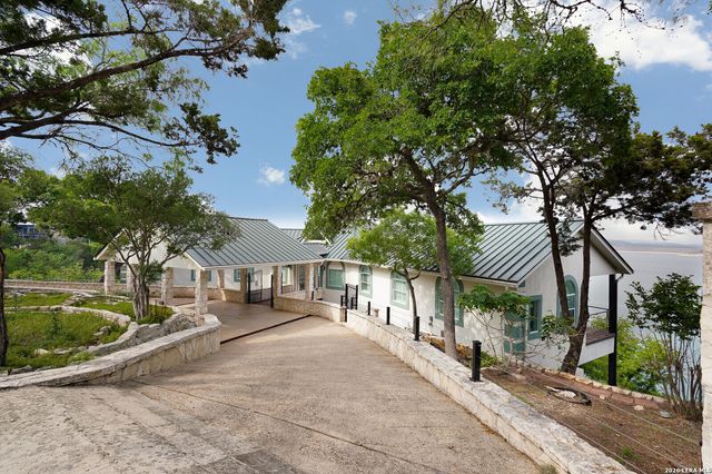 1460 Oc Trout Dr, Canyon Lake, TX 78133