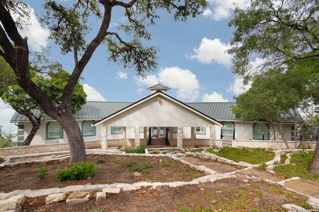 1460 Oc Trout Dr, Canyon Lake, TX 78133