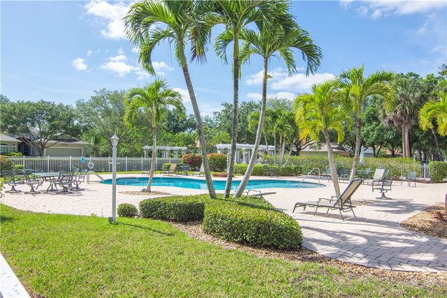 749 W Ocracoke Square SW, Vero Beach, FL 32968