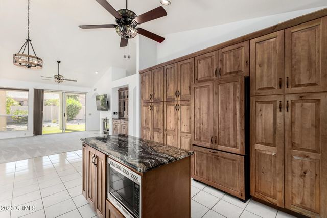 10821 E SILVERTREE Drive, Sun Lakes, AZ 85248