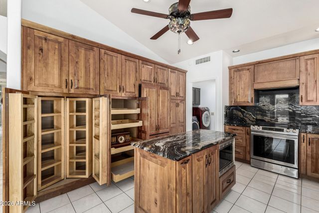 10821 E SILVERTREE Drive, Sun Lakes, AZ 85248