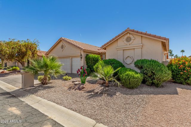10821 E SILVERTREE Drive, Sun Lakes, AZ 85248