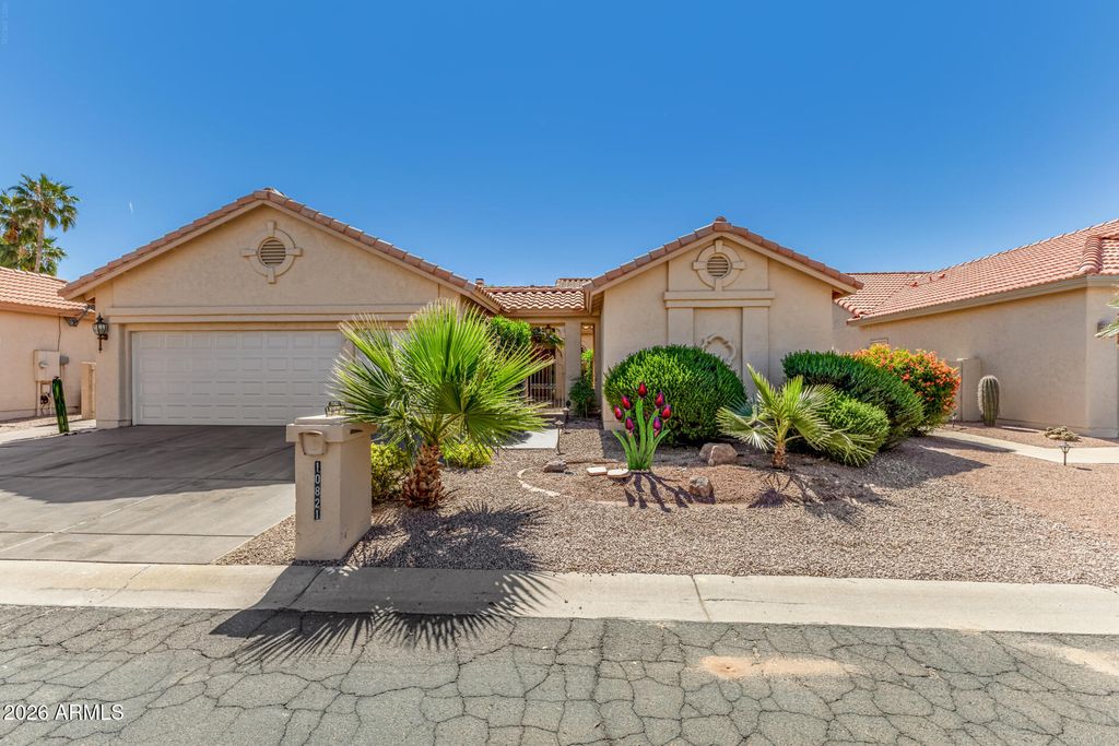 10821 E SILVERTREE Drive, Sun Lakes, AZ 85248