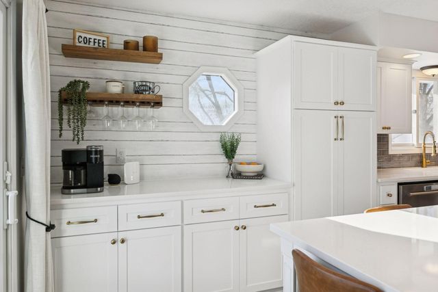 20650 207th Court W, Lakeville, MN 55044