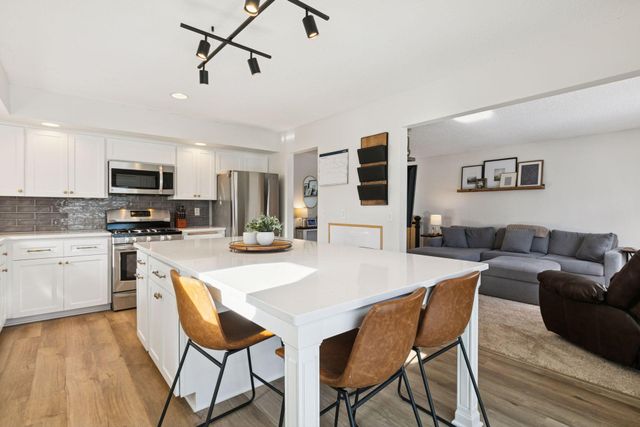 20650 207th Court W, Lakeville, MN 55044