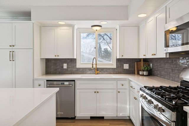 20650 207th Court W, Lakeville, MN 55044