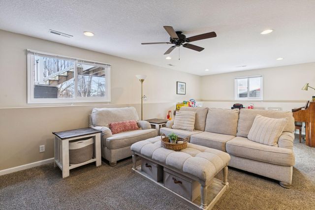 20650 207th Court W, Lakeville, MN 55044