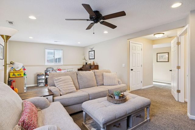 20650 207th Court W, Lakeville, MN 55044