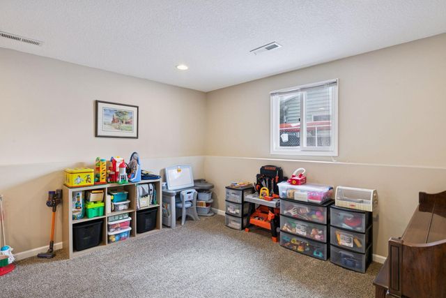 20650 207th Court W, Lakeville, MN 55044