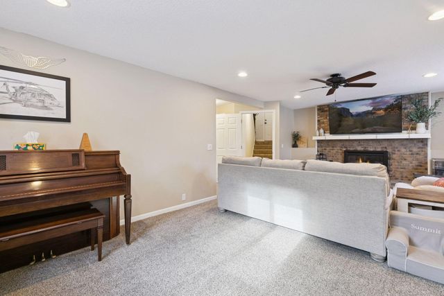 20650 207th Court W, Lakeville, MN 55044