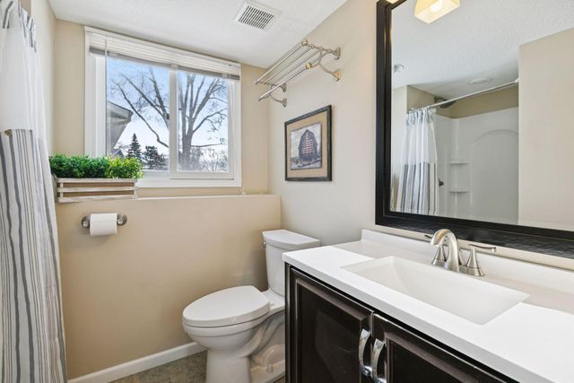 20650 207th Court W, Lakeville, MN 55044