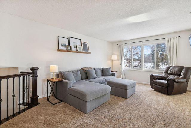 20650 207th Court W, Lakeville, MN 55044