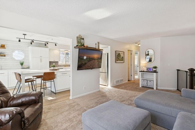 20650 207th Court W, Lakeville, MN 55044