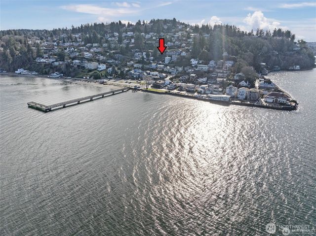 6726 Soundview Drive NE, Tacoma, WA 98422