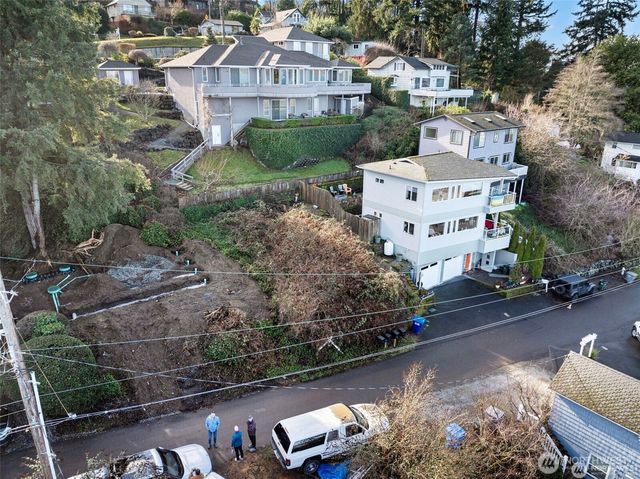 6726 Soundview Drive NE, Tacoma, WA 98422