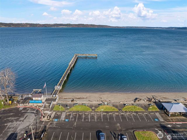 6726 Soundview Drive NE, Tacoma, WA 98422