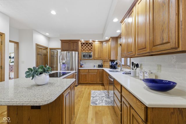 8738 Potters Cove Court, Indianapolis, IN 46234