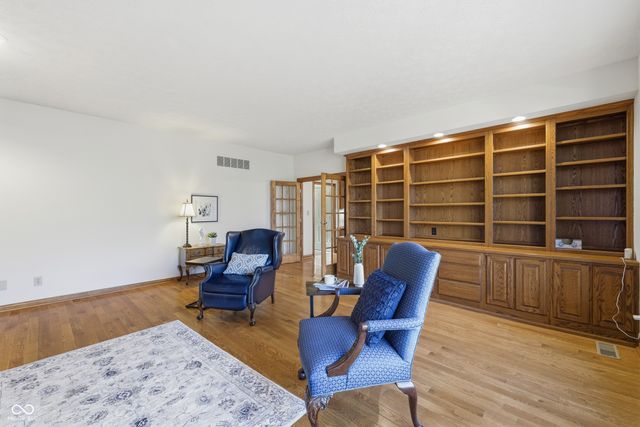 8738 Potters Cove Court, Indianapolis, IN 46234