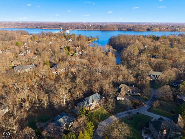 8738 Potters Cove Court, Indianapolis, IN 46234